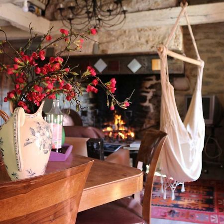 Bed and Breakfast Le Moulin à huile à Vailhourles Extérieur photo