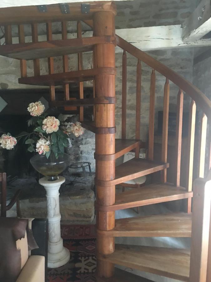 Bed and Breakfast Le Moulin à huile à Vailhourles Extérieur photo