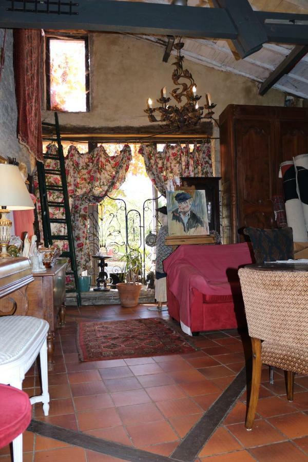 Bed and Breakfast Le Moulin à huile à Vailhourles Extérieur photo