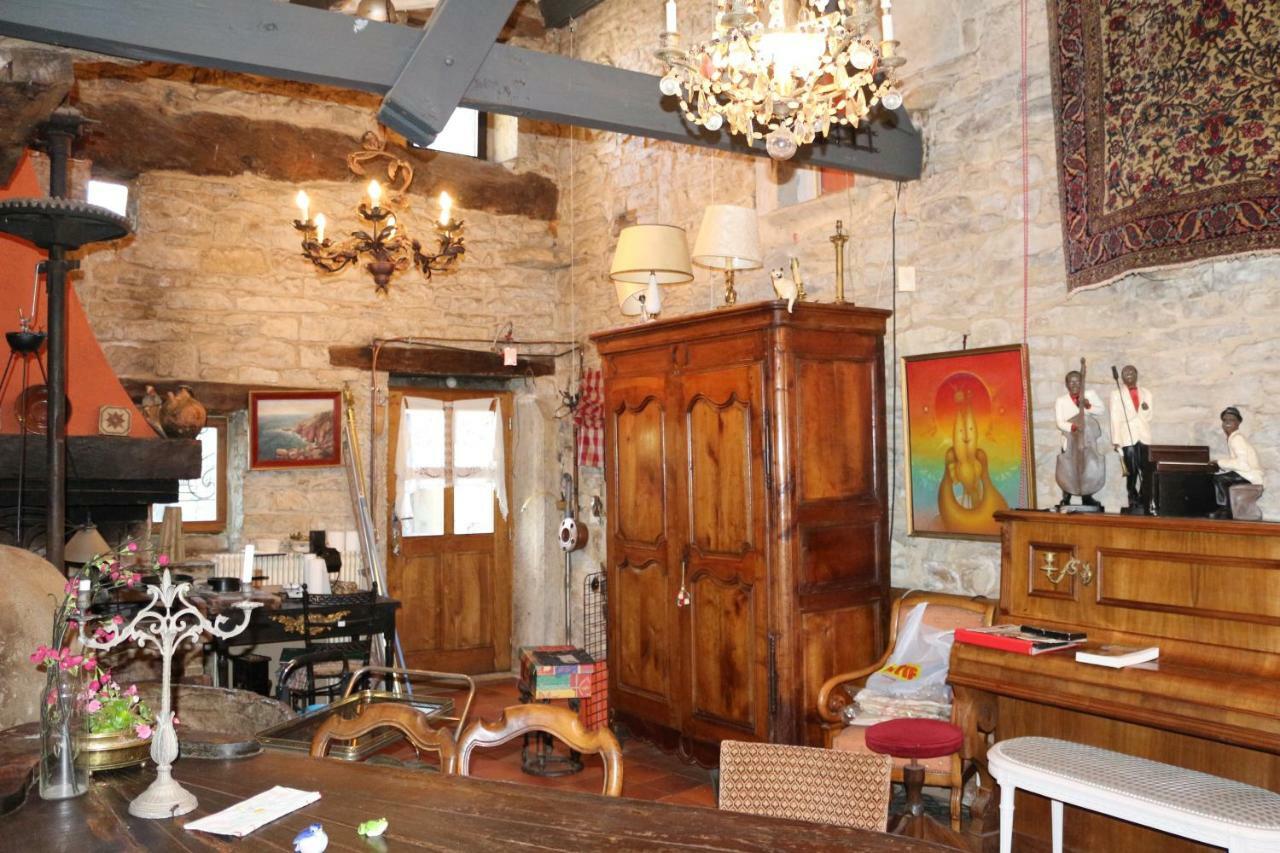 Bed and Breakfast Le Moulin à huile à Vailhourles Extérieur photo